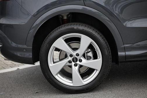 2025 Audi Q5 Premium Plus