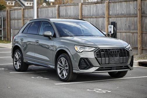 2025 Audi Q3 Premium 45 TFSI S line quattro Tiptronic