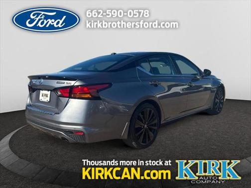 2022 Nissan Altima SR FWD