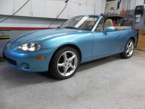 Crystal Blue 2001 Mazda MX-5 Miata