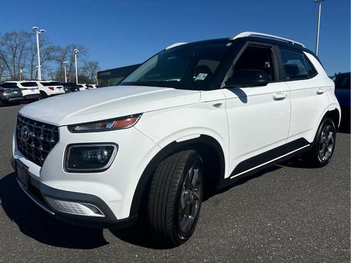 2024 Hyundai VENUE Limited