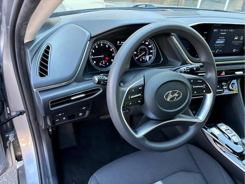 2022 Hyundai SONATA SEL