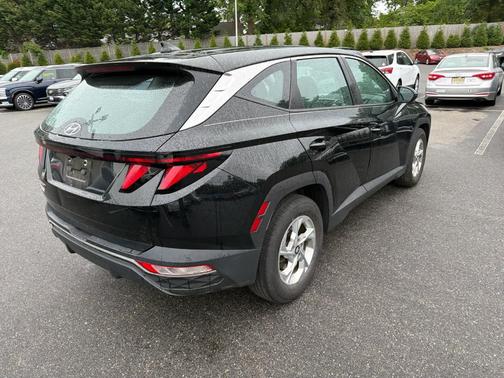 Black Pearl 2024 Hyundai TUCSON SE