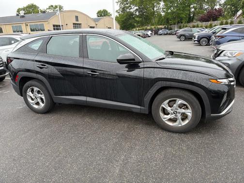 Black Pearl 2024 Hyundai TUCSON SE