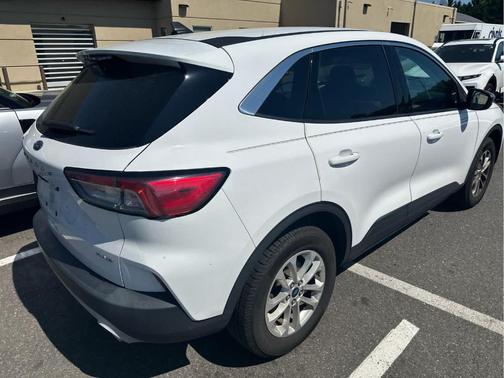 Oxford White 2021 Ford Escape SE