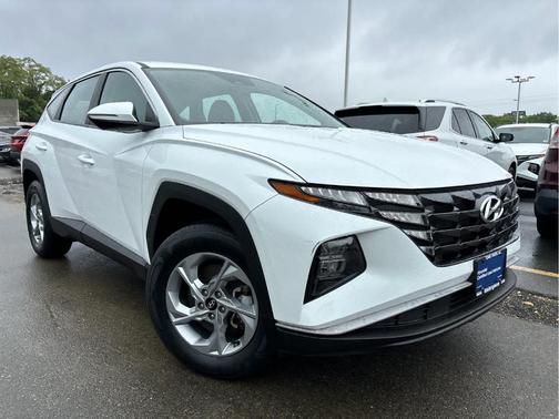 2022 Hyundai TUCSON SE