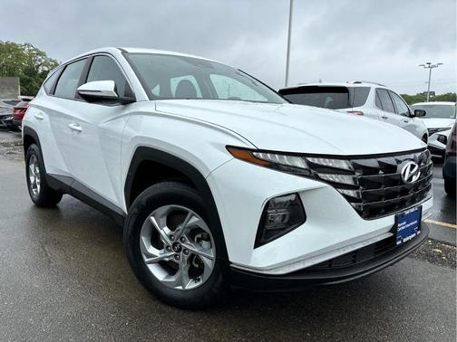 2022 Hyundai TUCSON SE