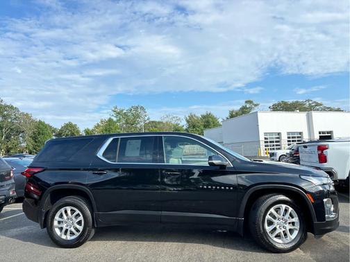 2023 Chevrolet Traverse LS