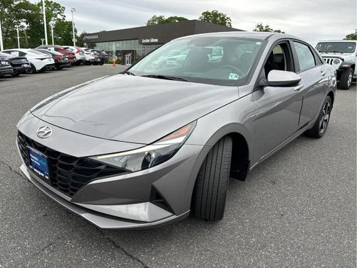 Metal 2023 Hyundai ELANTRA SEL