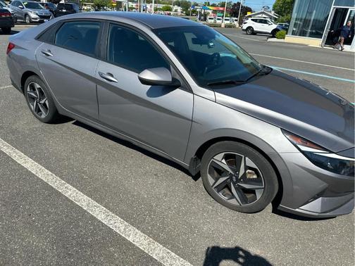 Metal 2023 Hyundai ELANTRA SEL
