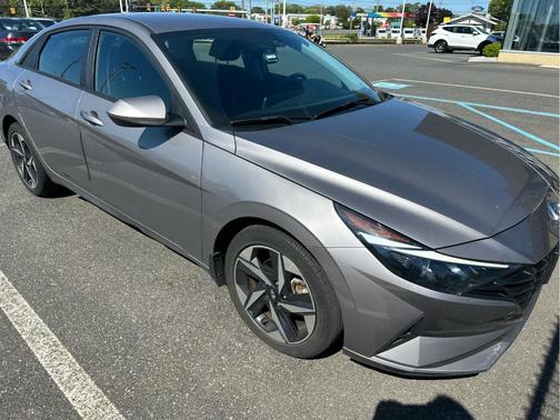 Metal 2023 Hyundai ELANTRA SEL