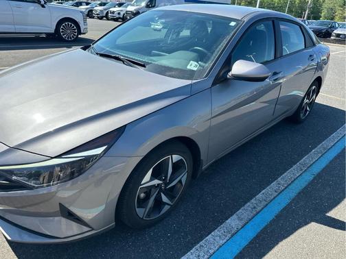 Metal 2023 Hyundai ELANTRA SEL