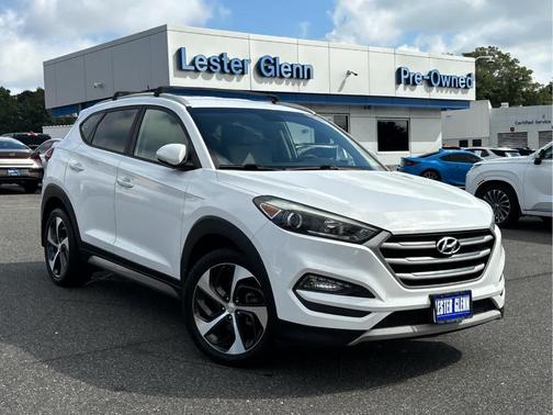 Dazzling White 2017 Hyundai TUCSON Sport