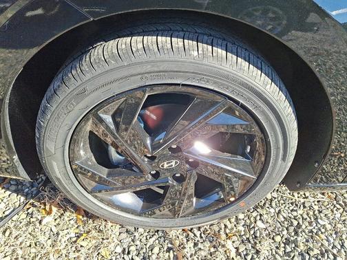 2026 Hyundai ELANTRA SEL