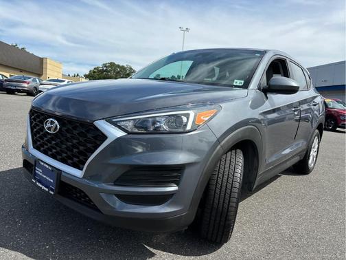 2021 Hyundai TUCSON SE