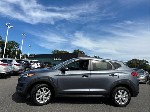 2021 Hyundai TUCSON SE