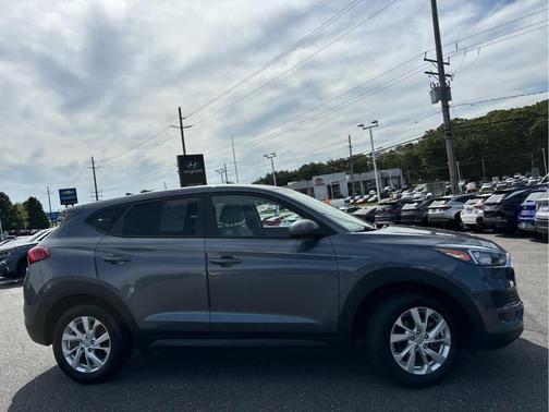 2021 Hyundai TUCSON SE