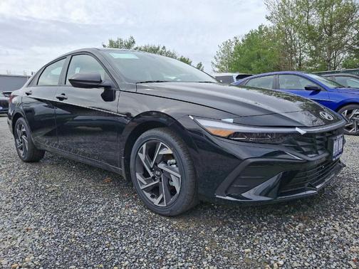 2025 Hyundai ELANTRA HEV SEL