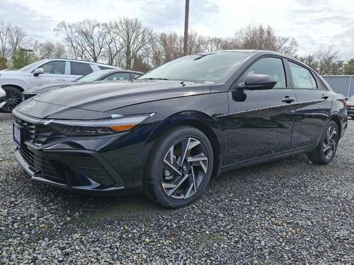 2025 Hyundai ELANTRA HEV SEL