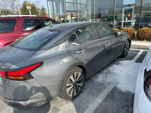 2021 Nissan Altima 2.5 SV