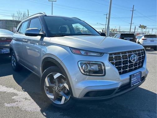 2023 Hyundai VENUE SEL