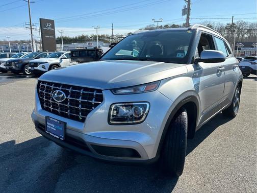 2023 Hyundai VENUE SEL