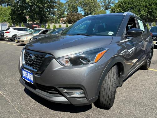 2020 Nissan Kicks SR