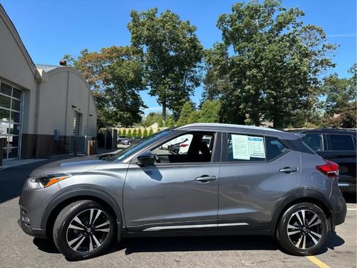 2020 Nissan Kicks SR