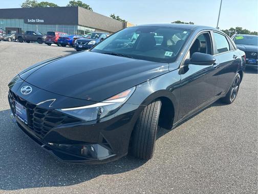 Phantom Black 2022 Hyundai ELANTRA SEL