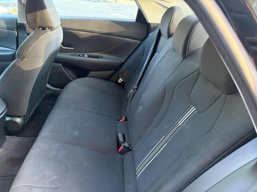 Phantom Black 2022 Hyundai ELANTRA SEL