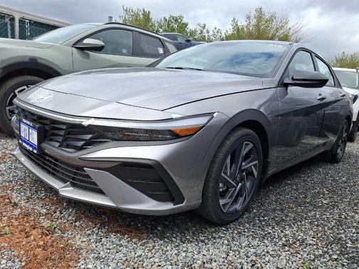 2025 Hyundai ELANTRA HEV SEL