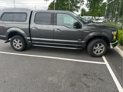 Magnetic Metallic 2016 Ford F-150 XLT