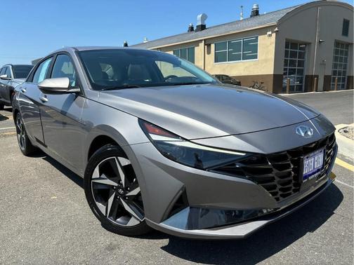 2023 Hyundai ELANTRA Limited