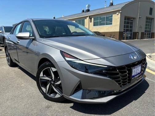 2023 Hyundai ELANTRA Limited