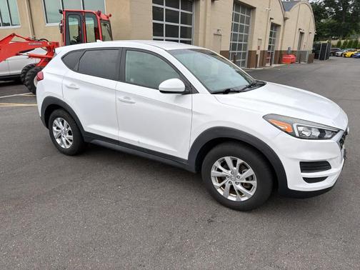 Cream White 2020 Hyundai TUCSON SE
