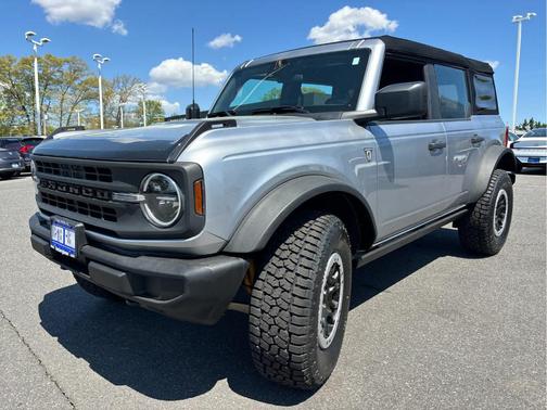 Iconic Silver Metallic 2023 Ford Bronco Base