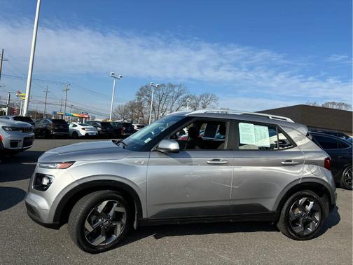 2023 Hyundai VENUE SEL