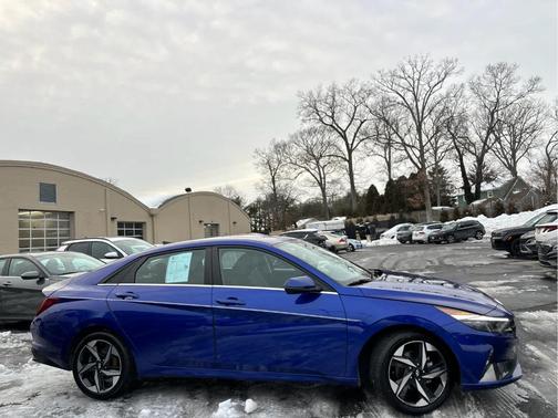 2023 Hyundai ELANTRA Limited