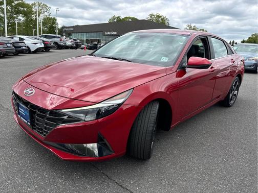 Scarlet Red Pearl 2022 Hyundai ELANTRA Limited
