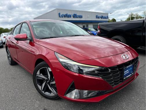 Scarlet Red Pearl 2022 Hyundai ELANTRA Limited