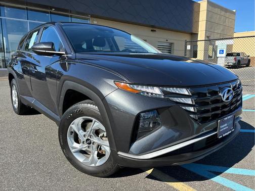 2023 Hyundai TUCSON SE