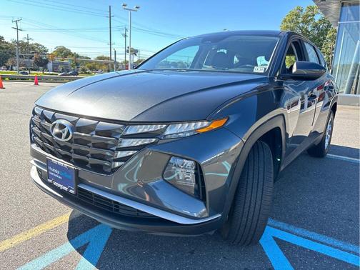 2023 Hyundai TUCSON SE