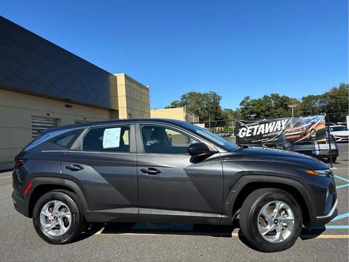 2023 Hyundai TUCSON SE