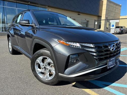2023 Hyundai TUCSON SE