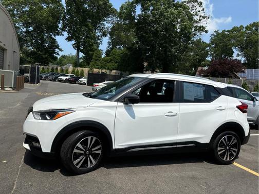 2019 Nissan Kicks SR