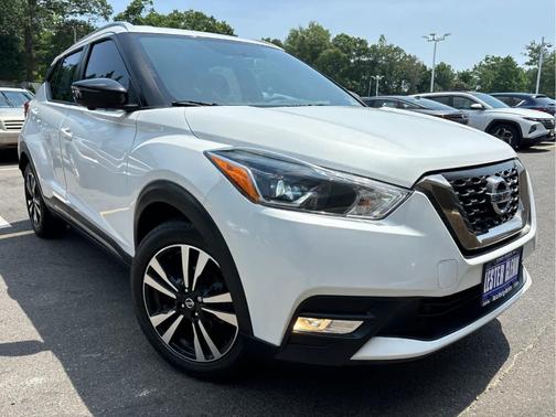 2019 Nissan Kicks SR