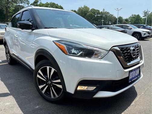 2019 Nissan Kicks SR