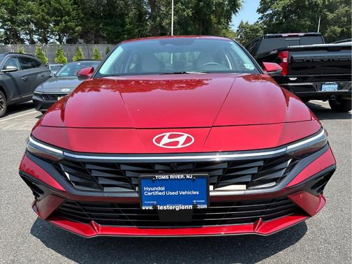 2024 Hyundai ELANTRA Limited