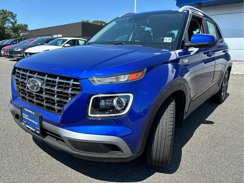 2022 Hyundai VENUE Limited