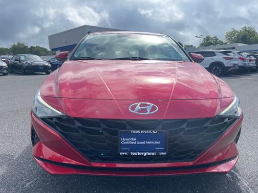 2022 Hyundai ELANTRA SE